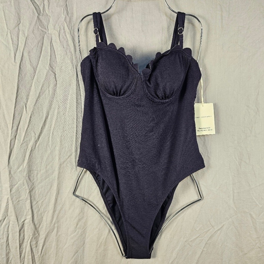 Free Assembly Navy Blue Scalloped Underwire One Piece Swimsuit XL 16-18 NWT